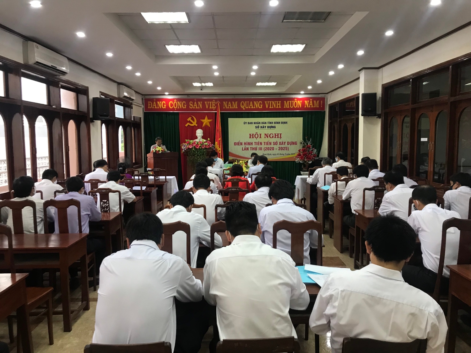 Quang canh Hoi nghi