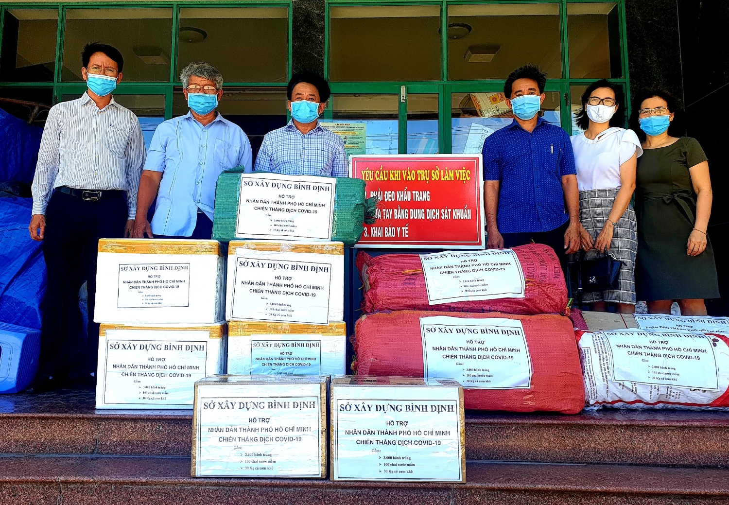 Sở Xây dựng ủng hộ nhu yếu phẩm hỗ trợ người dân TP Hồ Chí Minh khắc phục khó khăn do dịch Covid – 19