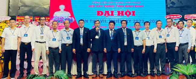 Ban Chấp hành Hội Xây dựng Bình Định khóa VII, nhiệm kỳ 2023 - 2028 ra mắt đại hội.