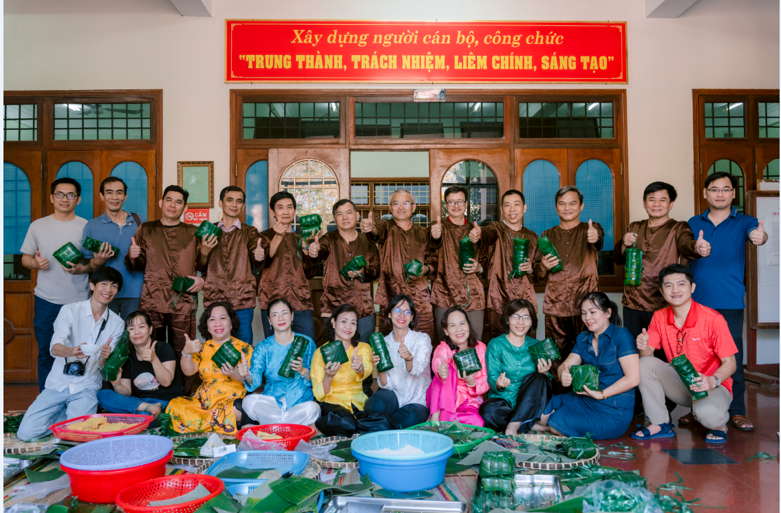 SỞ XÂY DỰNG: Tổ chức hoạt động ý nghĩa "GÓI, NẤU BÁNH CHƯNG, BÁNH TÉT XUÂN GIÁP THÌN NĂM 2024"