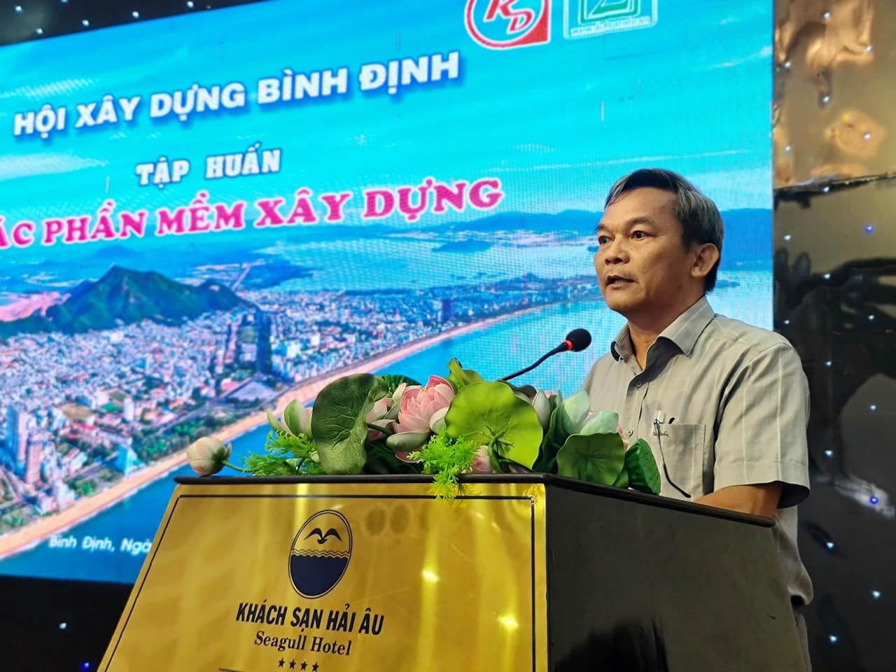 Ông Trần Viết Bảo, Giám đốc Sở Xây dựng, phát biểu chỉ đạo Hội nghị